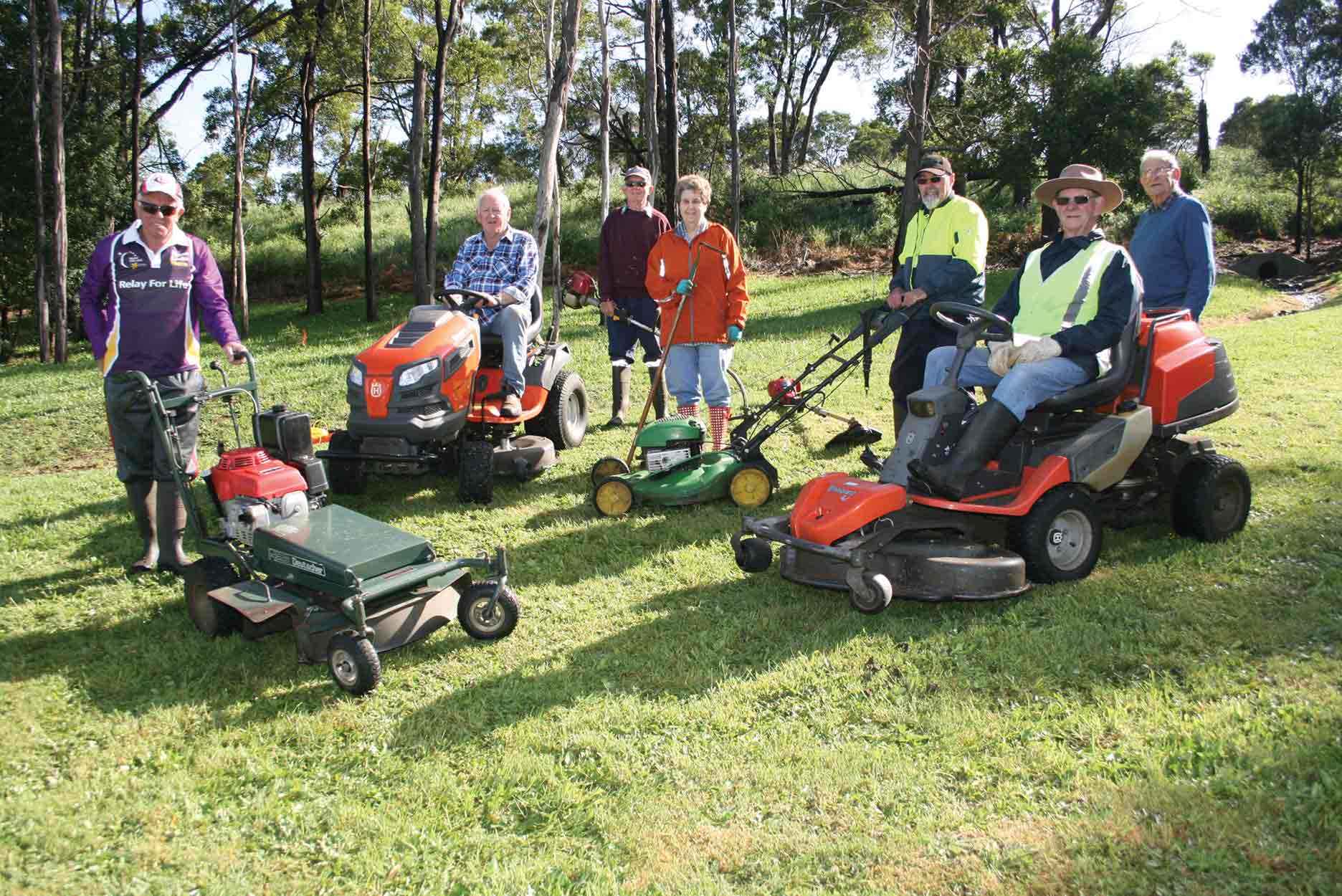 Members of Friends of Land and Water Landcare Group ready for a maintenance session. 