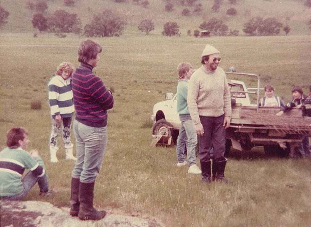 Pam Robinson (at left) facilitates a whole farm planning field day for the Warrenbayne Boho Land Protection Group in 1987.